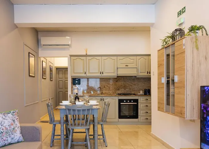 Bugibba Square Cosy Onebed By Homely! * St. Paul's Bay